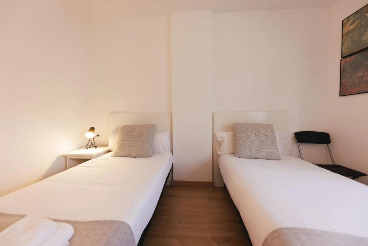 Bravissimo Pont De La Princesa, Comfortable 3-Bedroom Apartment Gerona